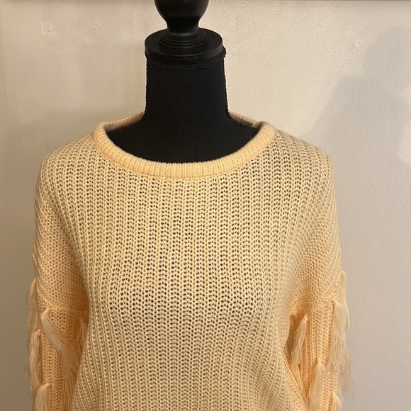 NWT Simplee Sweater W/Fringe Sleeves, Sz. M. - Picture 3 of 12